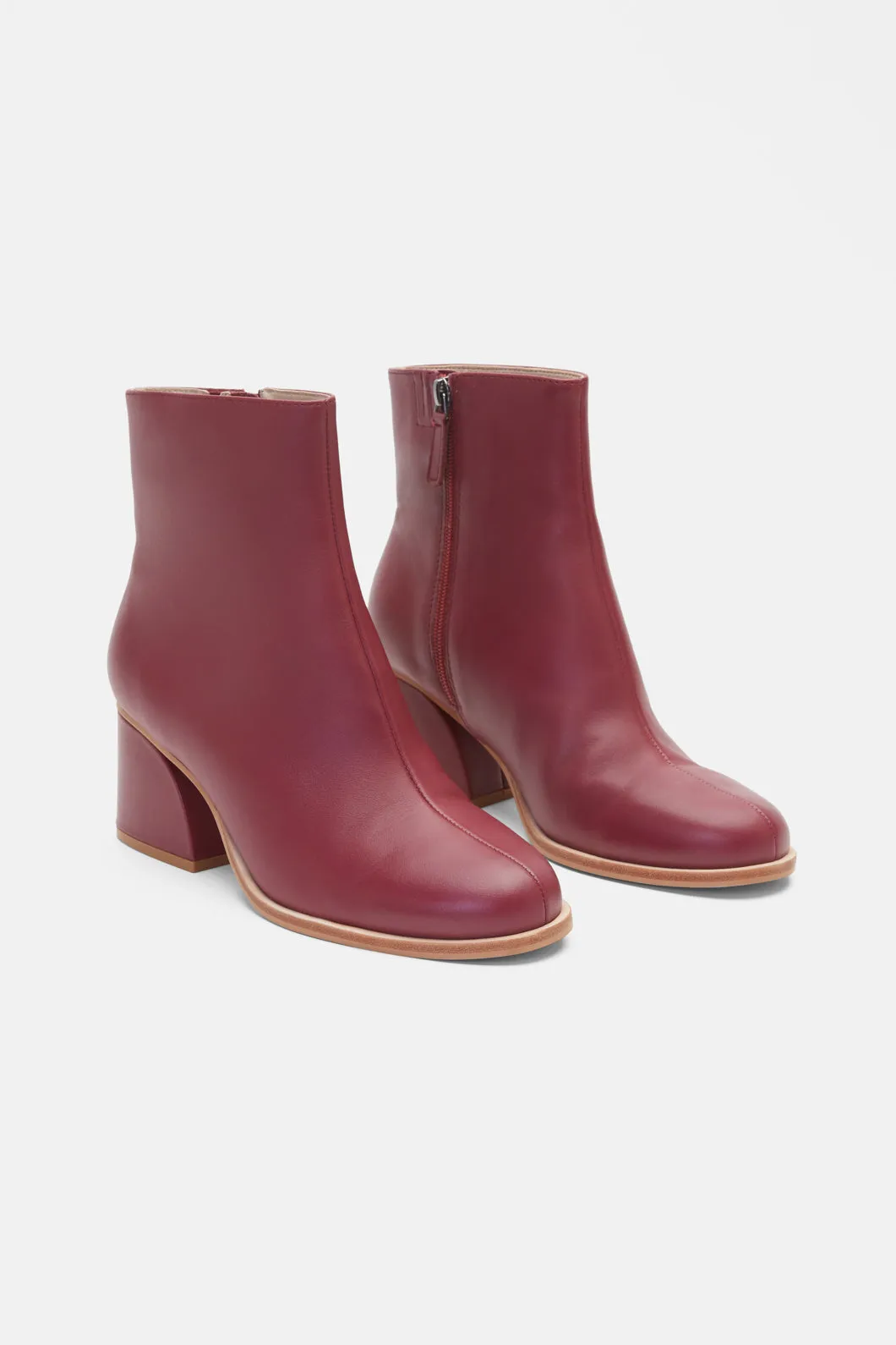 Curve Boot Beetroot