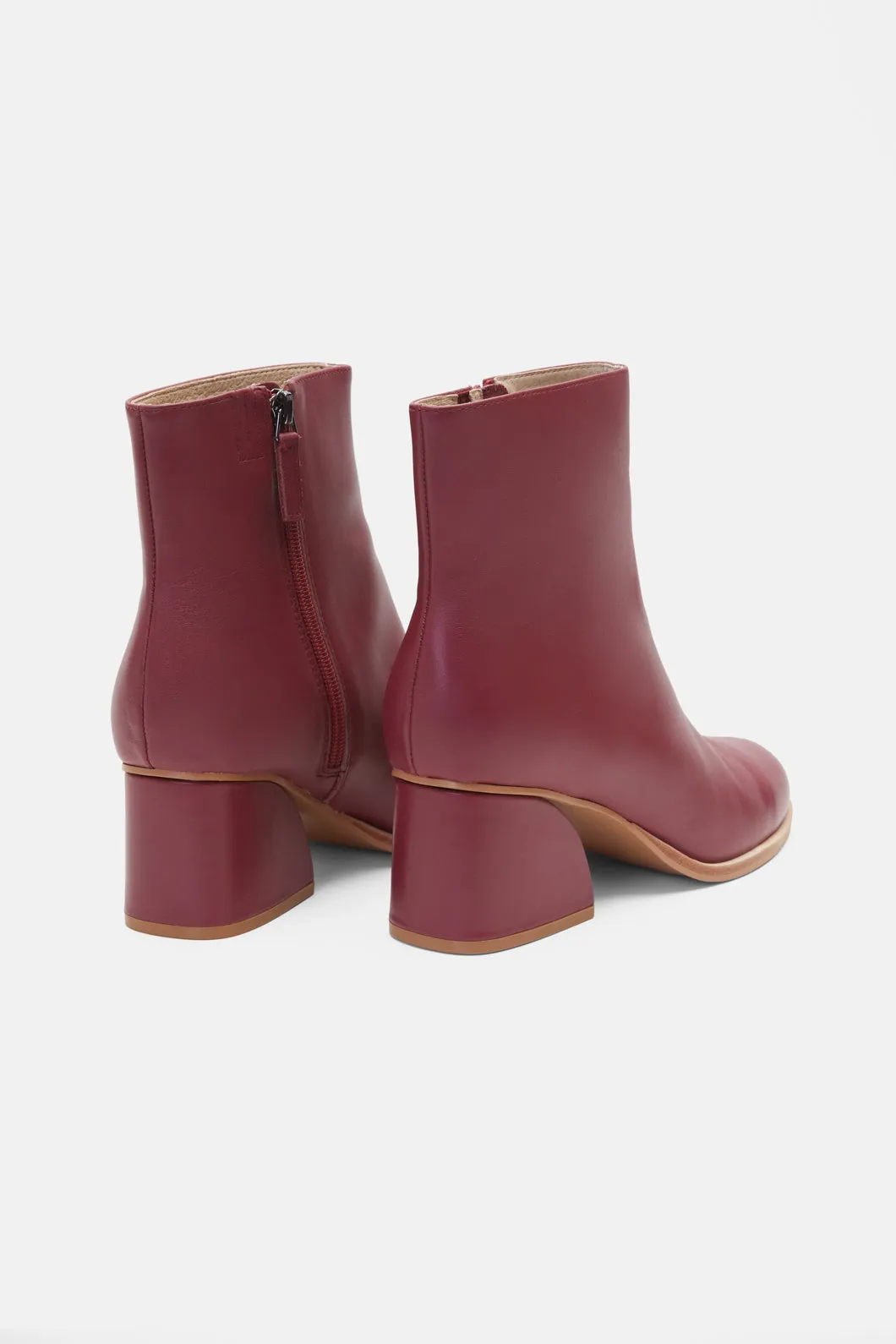 Curve Boot Beetroot